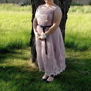 Chi Chi London CURVE Formal Dress